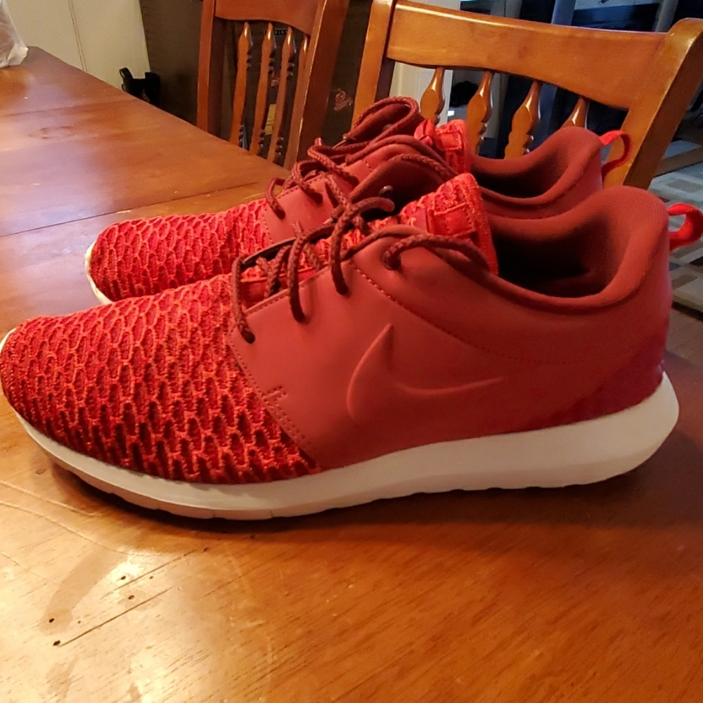 Nike flyknit roshe